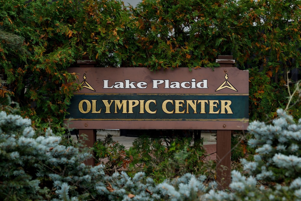 Crowne Plaza Lake Placid 3/67