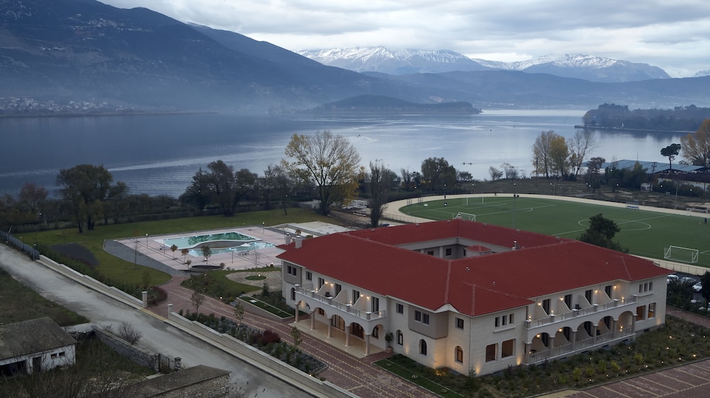 The Lake Hotel 3/30