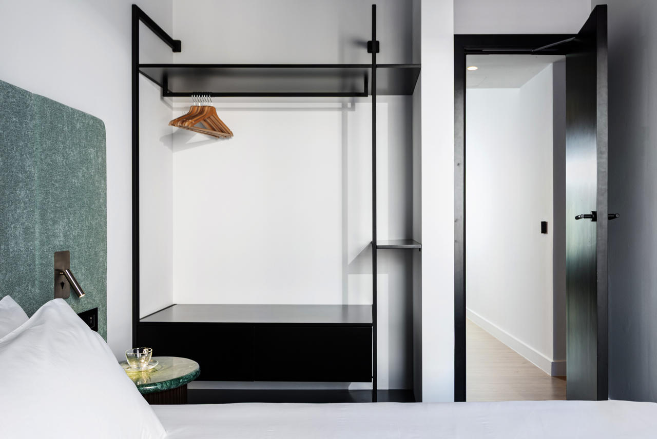 ZEA URBAN LIVING 24/46
