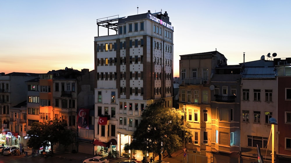 Taximtown Hotel 60/65