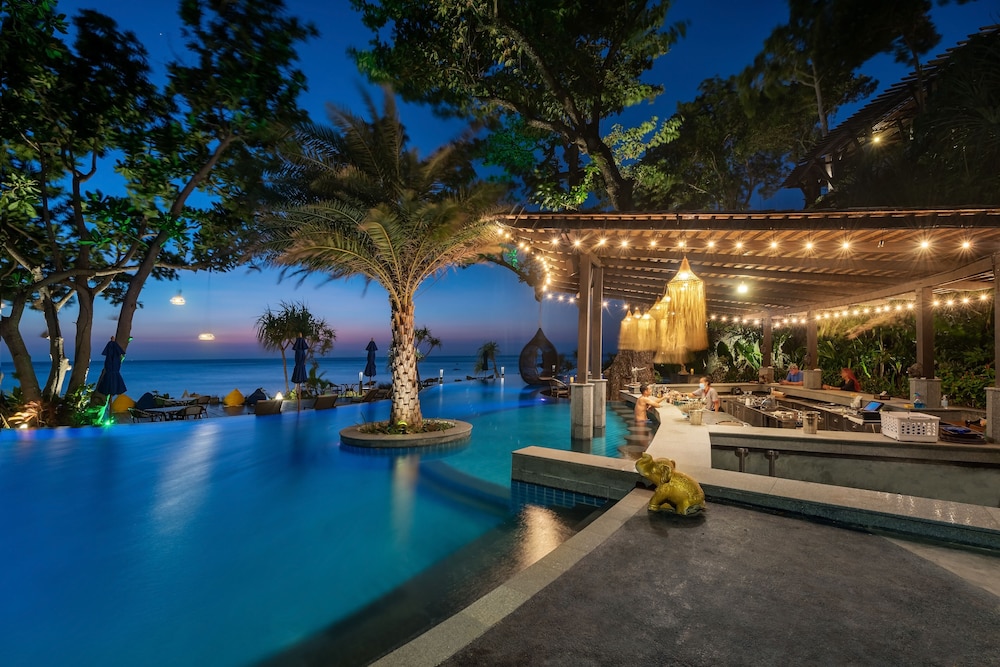 Nirvana Beach Resort and Spa 39/50