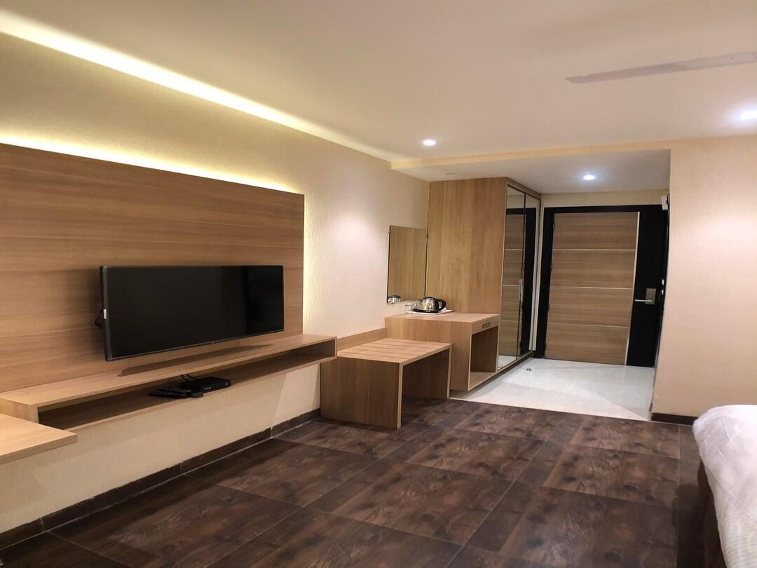 Solitaire Hotel 23/27