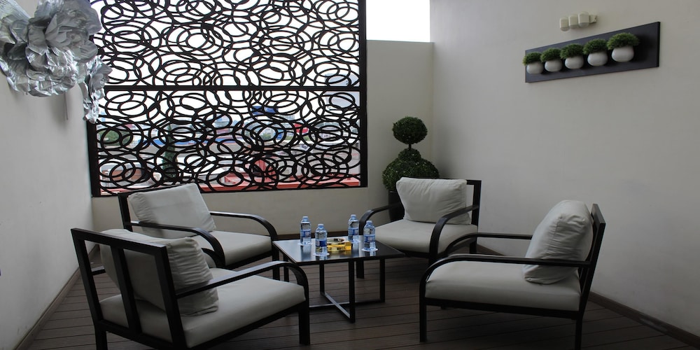 Hotel Plaza Poblana 36/67