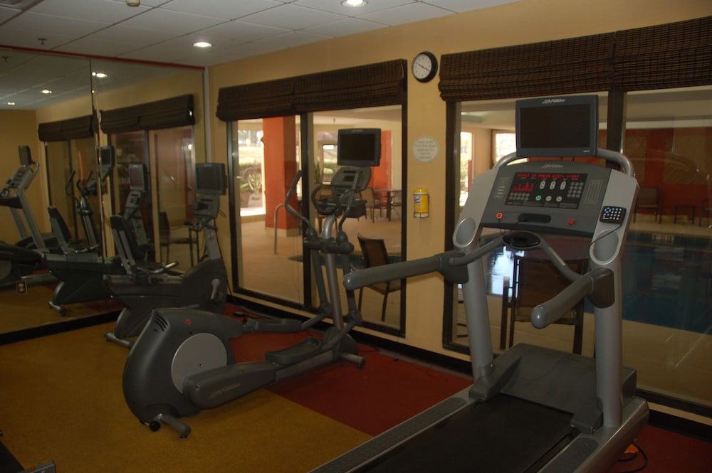 Holiday Inn Express Tifton 33/56