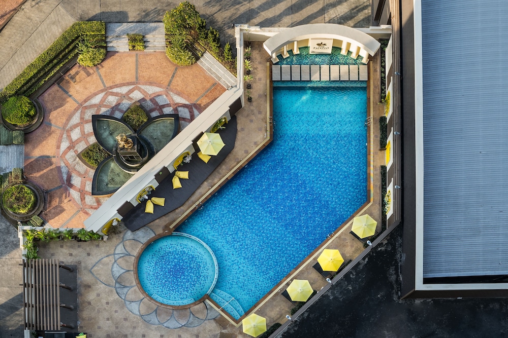 Grand Palazzo Hotel 56/61