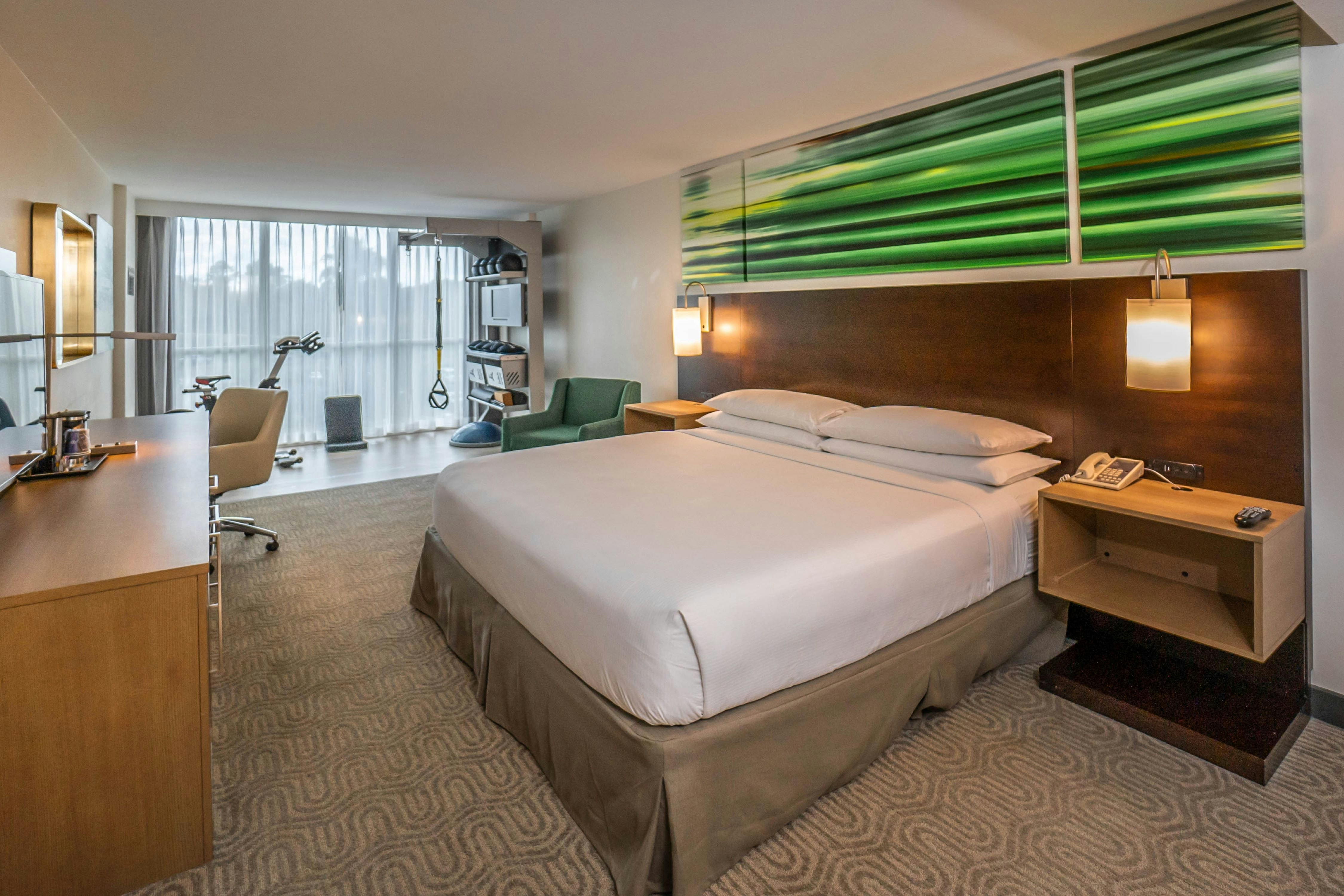 FITNESS, KING BED