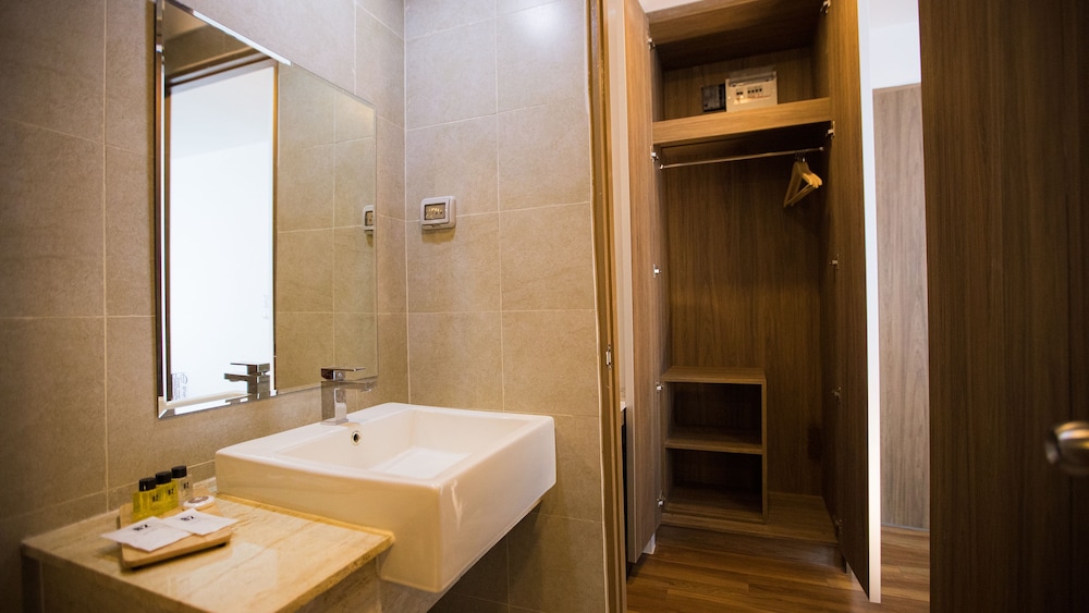 B2 Phitsanulok Premier Hotel 42/47