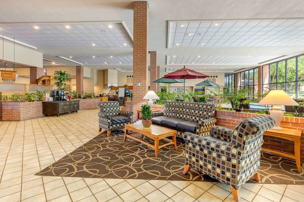 Quality Inn Exit 4 37/55