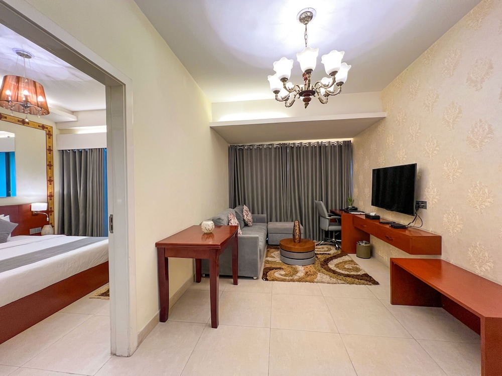 COVENTINA LAKE SUITES 47/65
