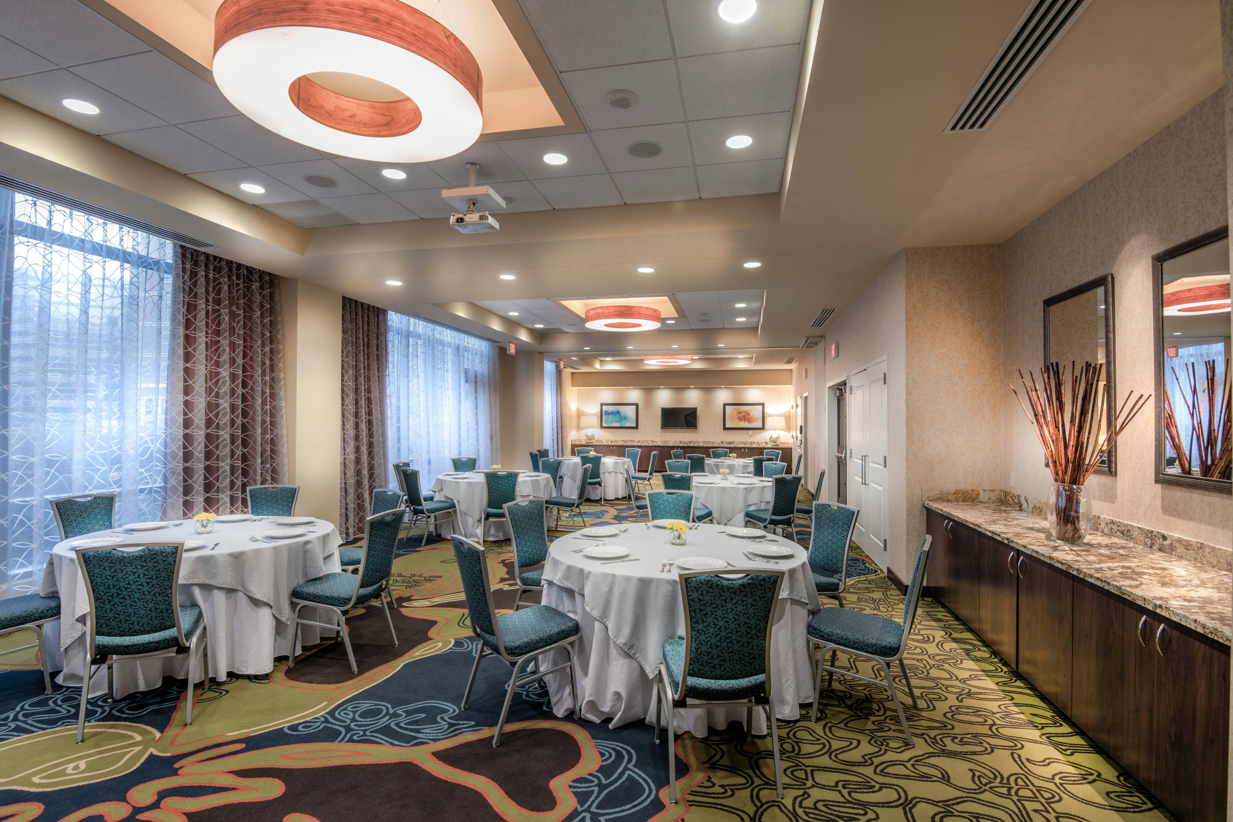 RESIDENCE INN ARLINGTON BALLSTON 32/37