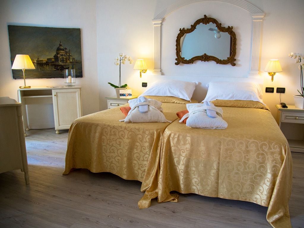 Suite, Twin Beds
