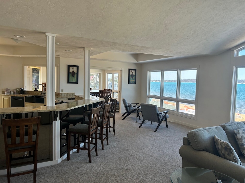 The Beach Haus Resort 29/50