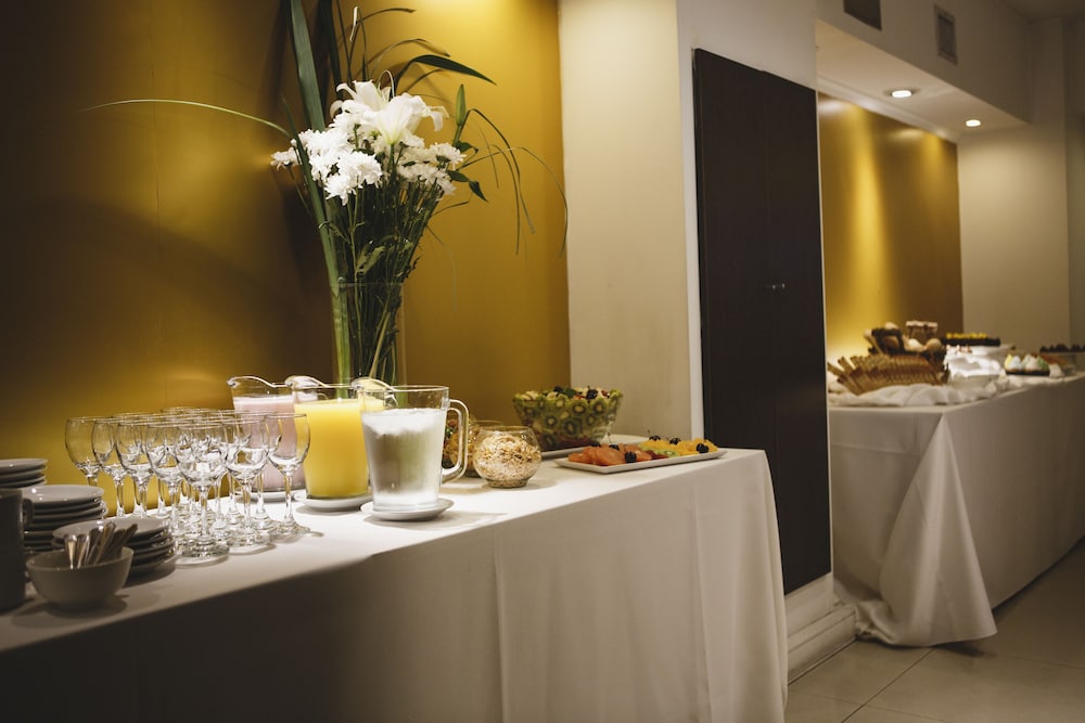 KER URQUIZA HOTEL AND SUITES 45/57