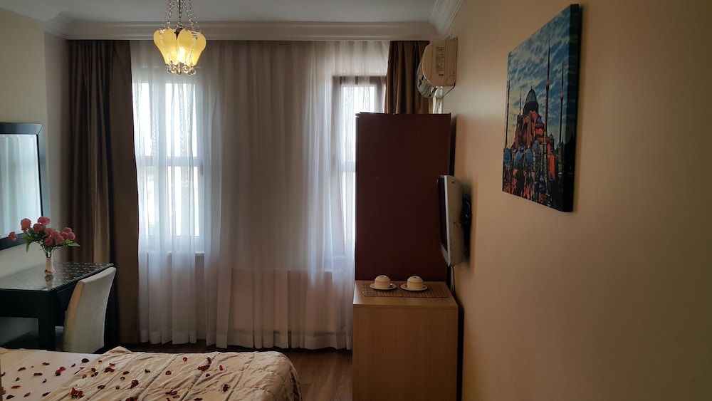 Arven Boutique Hotel 50/69
