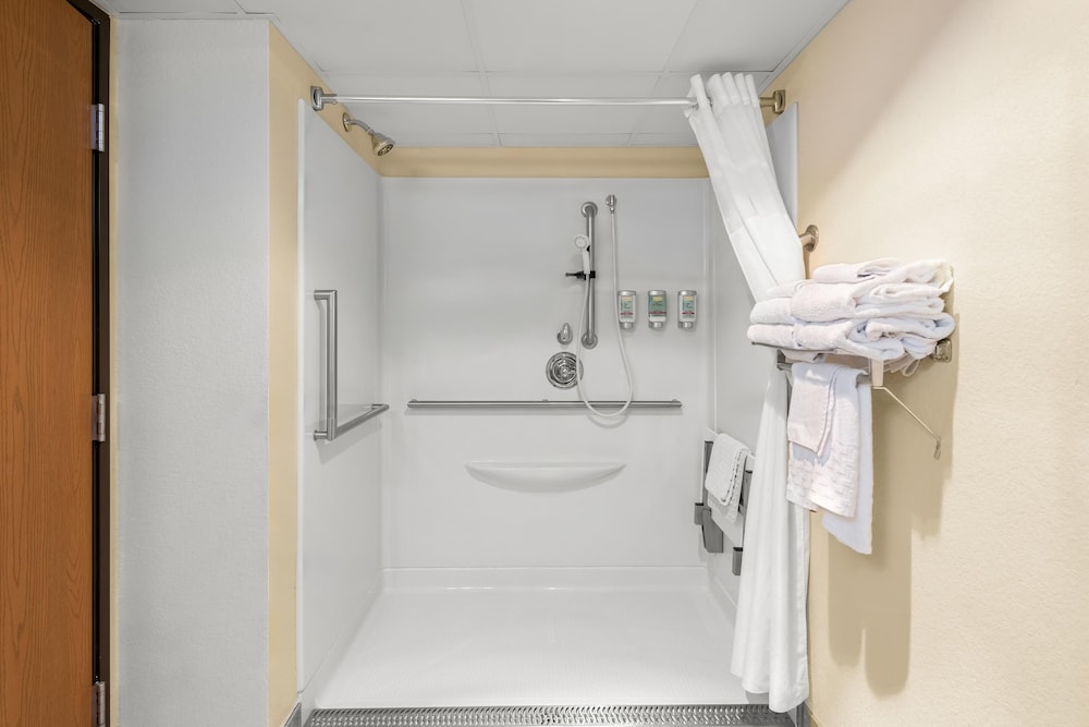غرفة قياسية بسرير كينج لذوي الإعاقة، Best Western Center Pointe Inn 7/8