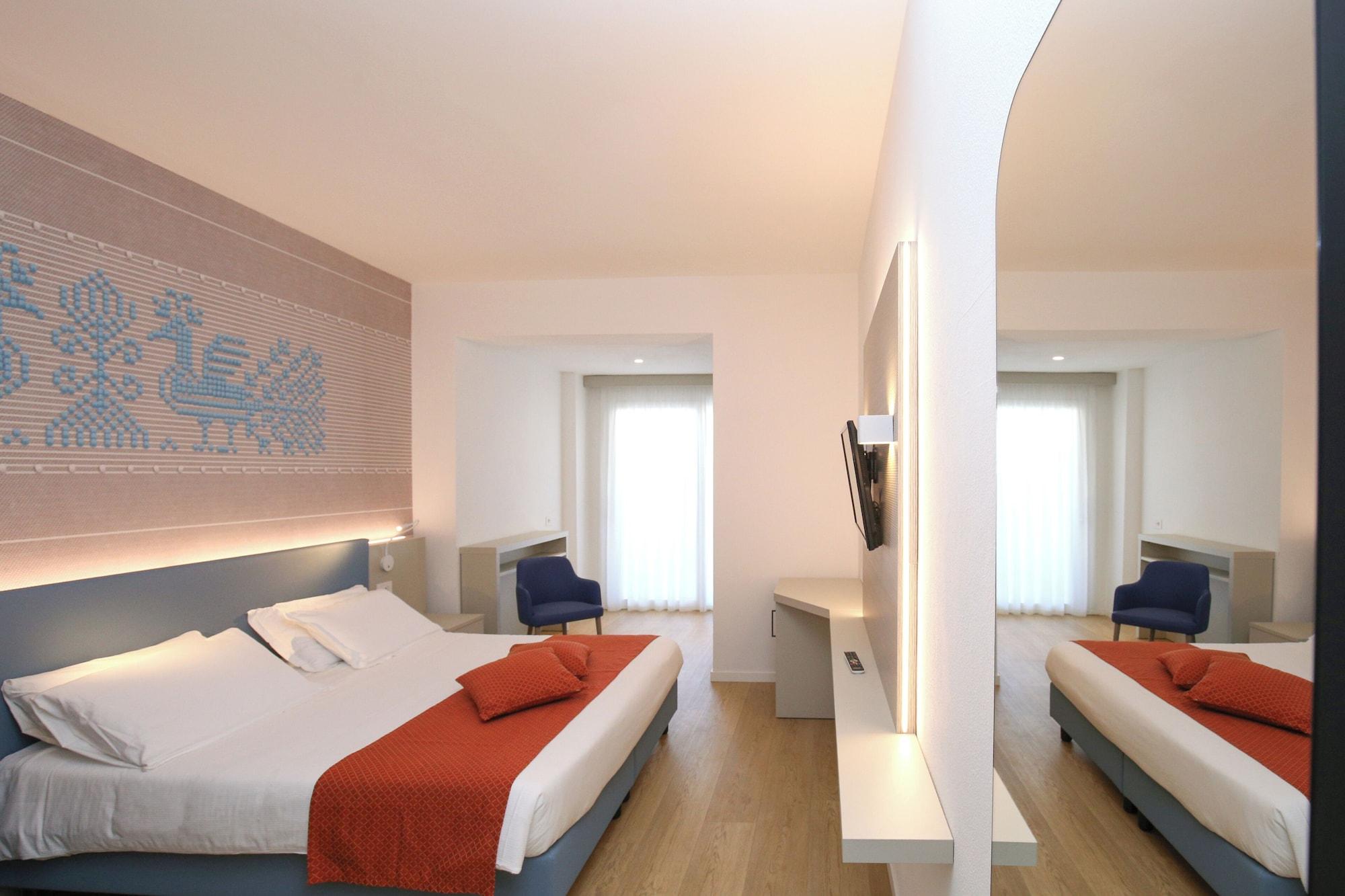 Panoramic, Triple, Sea View