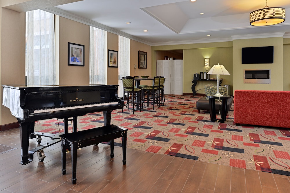 HOLIDAY INN NEW LONDON - MYSTIC AREA 38/59