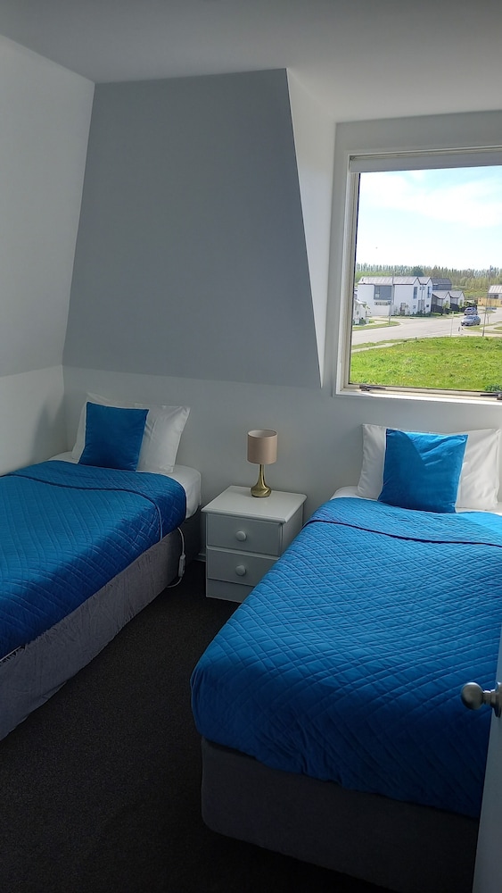 3 BEDROOMS