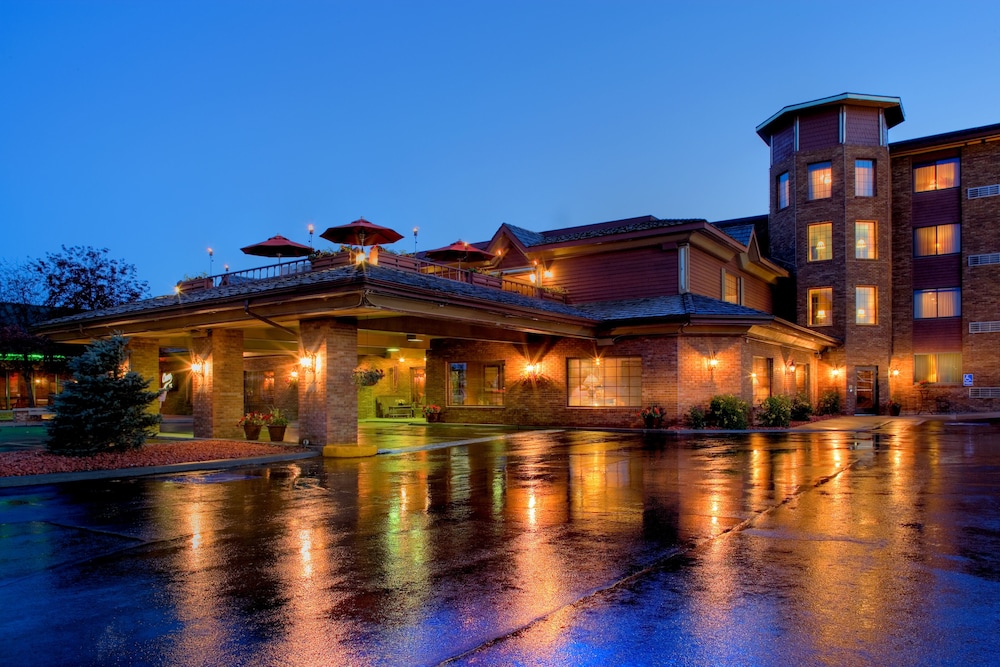 Grand Gateway Hotel 25/27