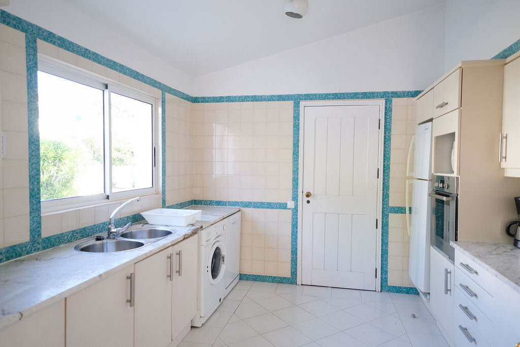 3 Bedrooms, Villa