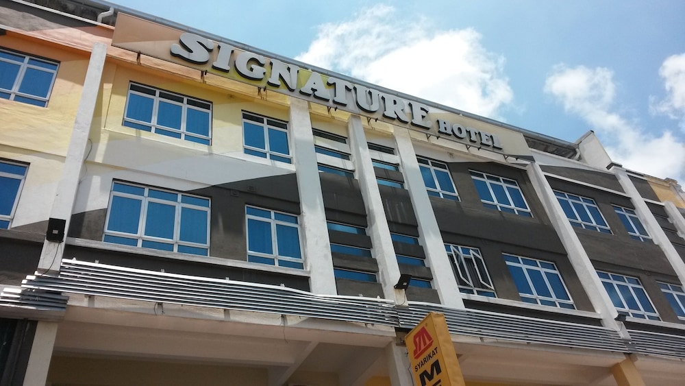 Signature Hotel 8/39