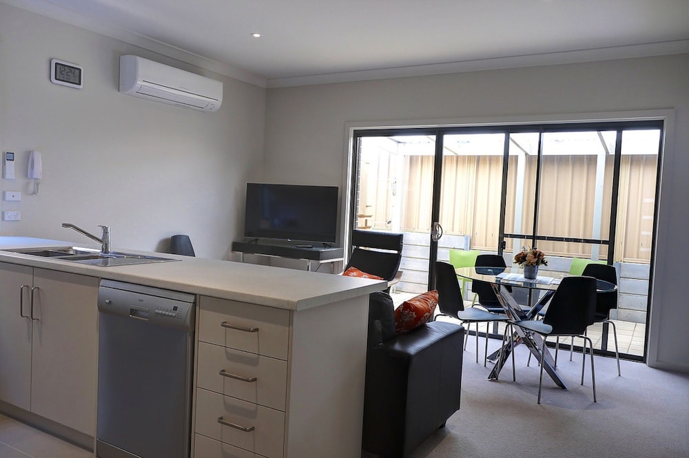 Villas on the Bay Kingscote 25/44