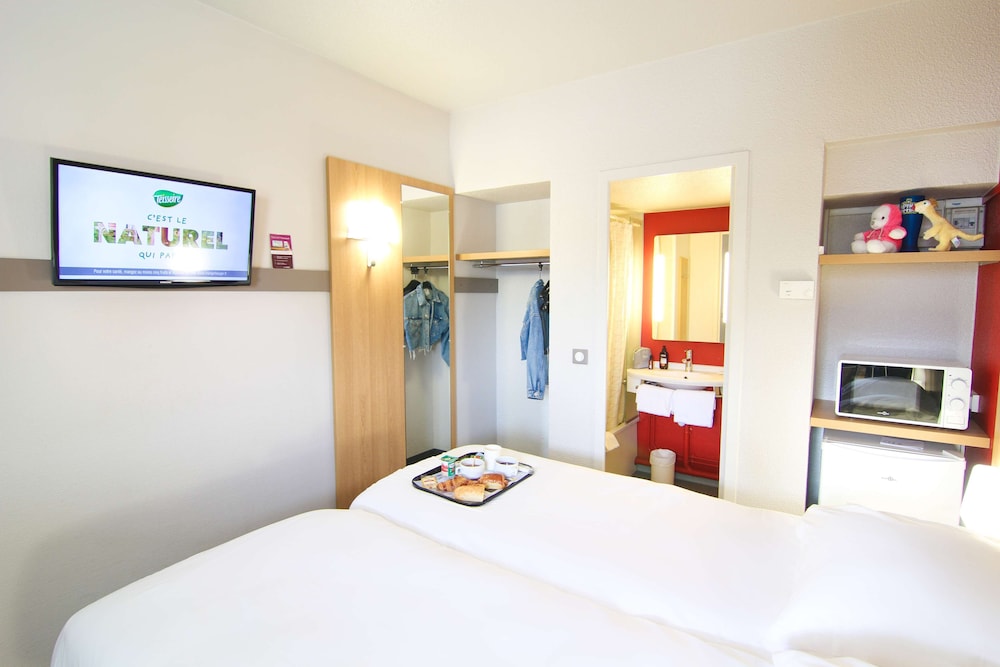 B B Hotel Poitiers 2 10/44