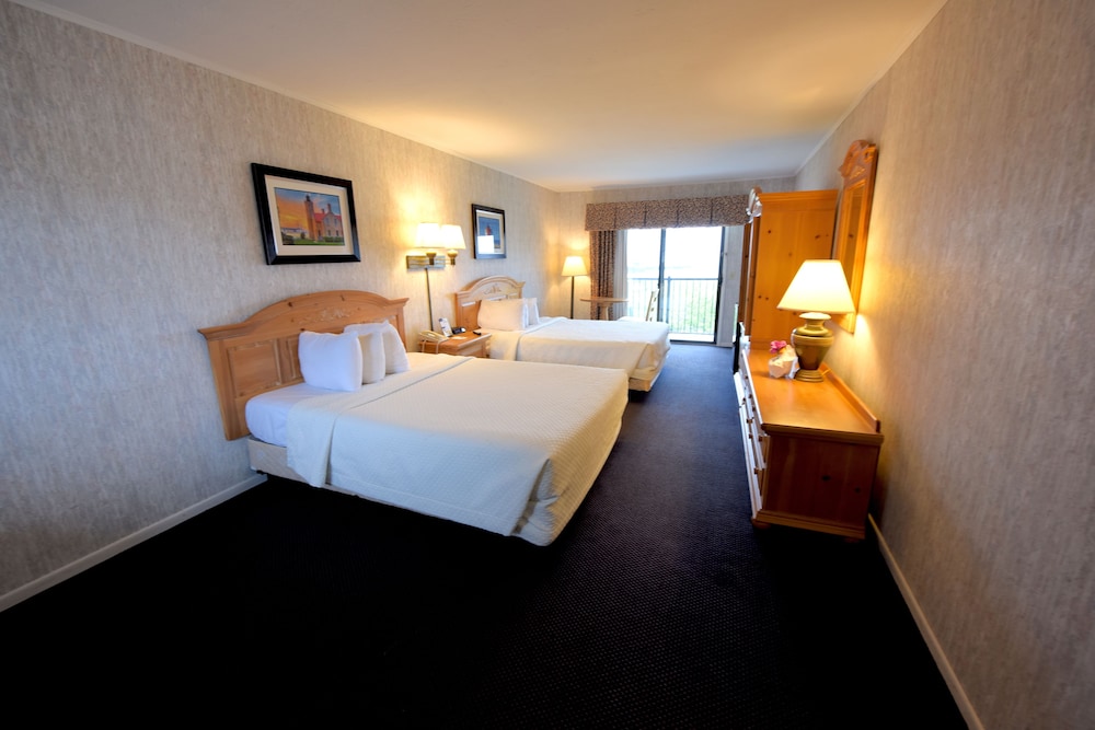 Days Inn By Wyndham Mackinaw City - Lakeview 14/28