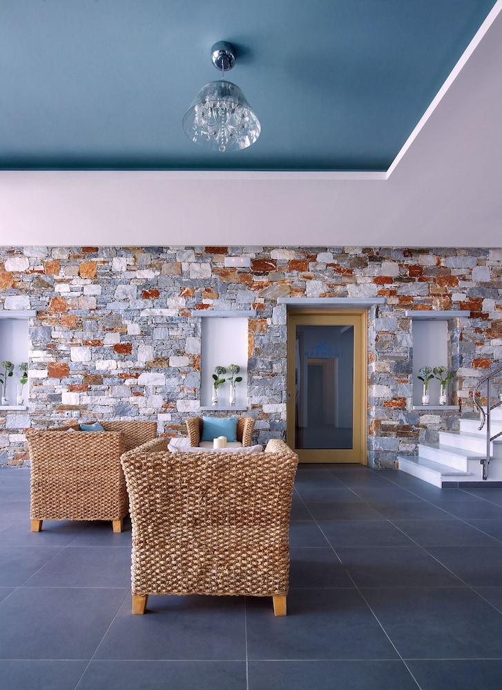 Blue Harmony Hotel 4/50