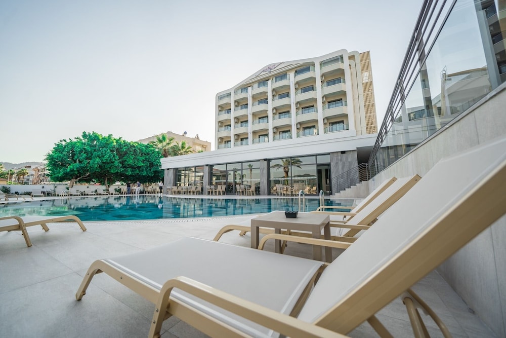 Premier Nergis Beach Hotel 5/50