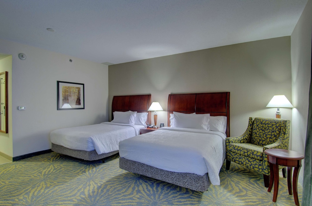 Hilton Garden Inn Norwalk 15/71