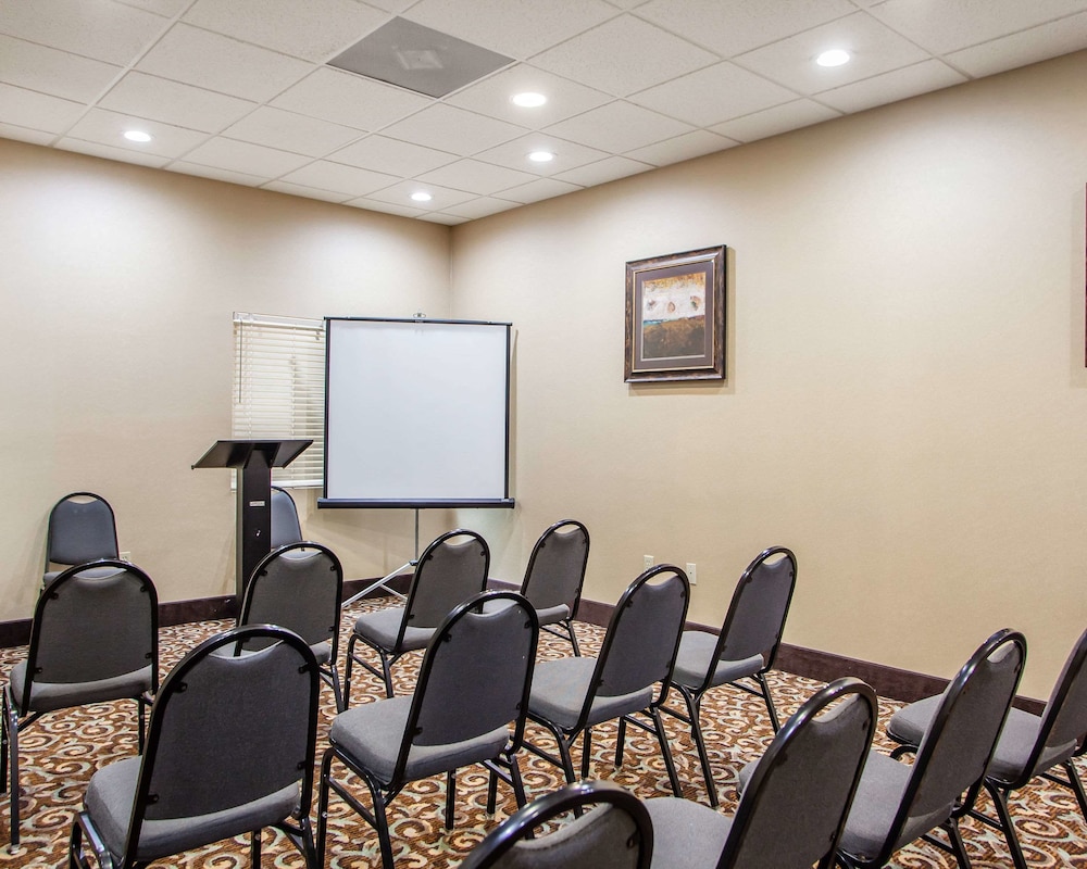Comfort Inn Suites Tuscumbia Muscle Shoals 38/45