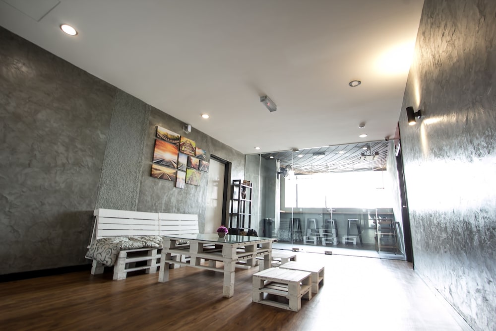 Bloommaze Boutique Hotel 59/69