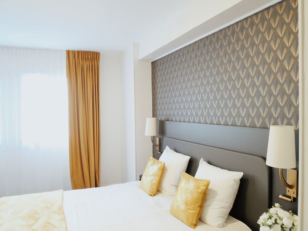 HOTEL LE CLOS DEAUVILLE SAINT-GATIEN 24/57