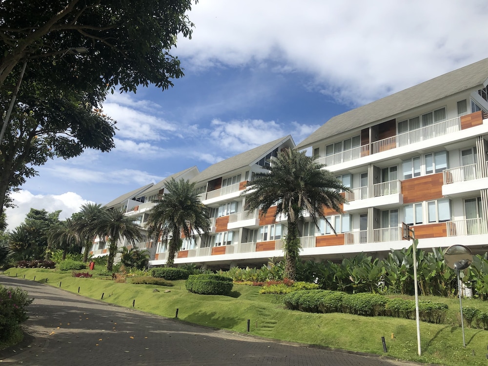 Amarta Hills Hotel And Resort 5/50