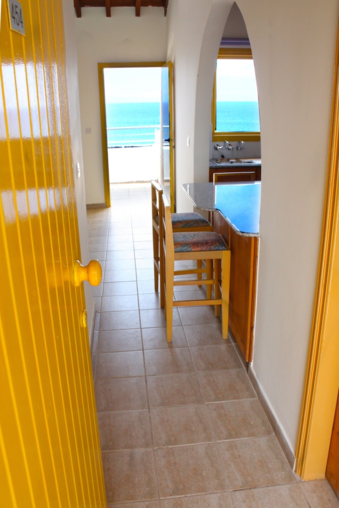 Myroandrou Hotel Apartments 19/38