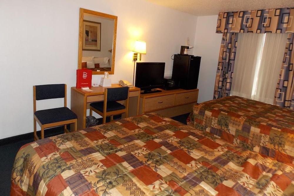 Norwood Inn Suites Roseville 13/30
