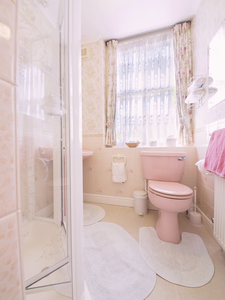 Braemar Bed & Breakfast 20/21