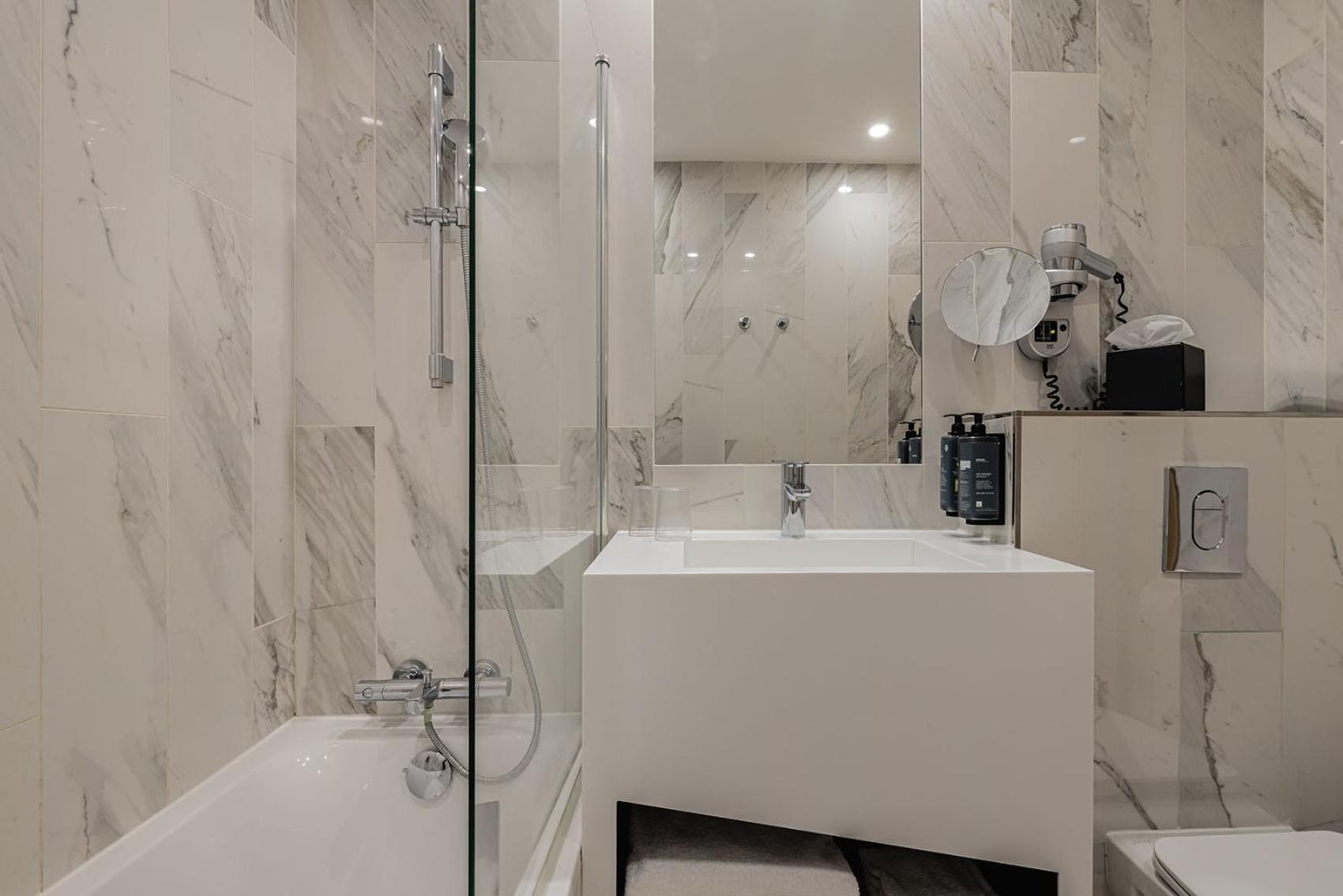 غرفة بسريرين منفصلين، Best Western Plus Hotel Comedie Saint-Roch 10/10