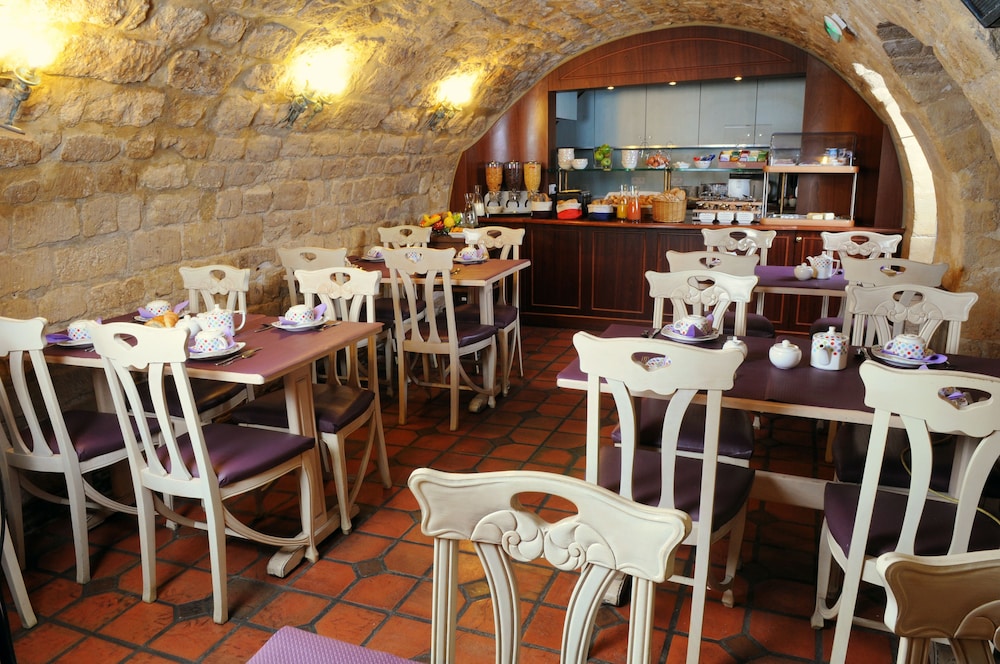 Hotel Moris 54/64