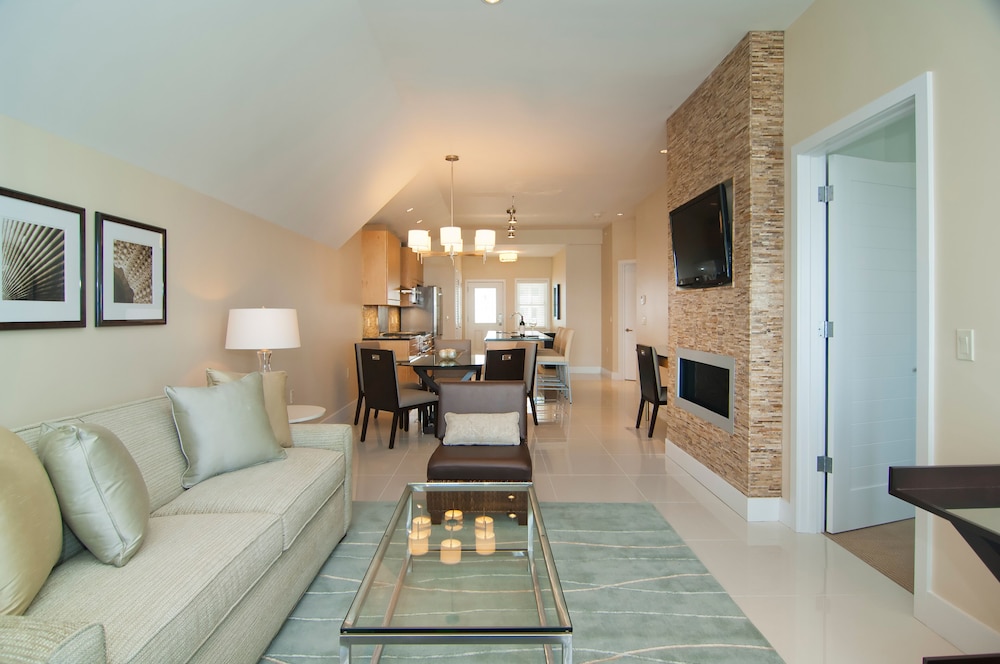 Waters Edge Resort Spa 25/50