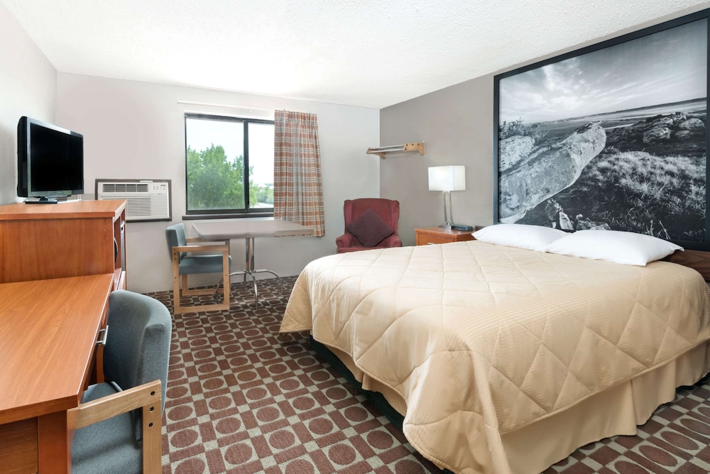 Super 8 by Wyndham Miles City 9/37
