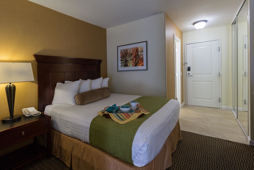 Best Western Plus Carpinteria Inn 19/42