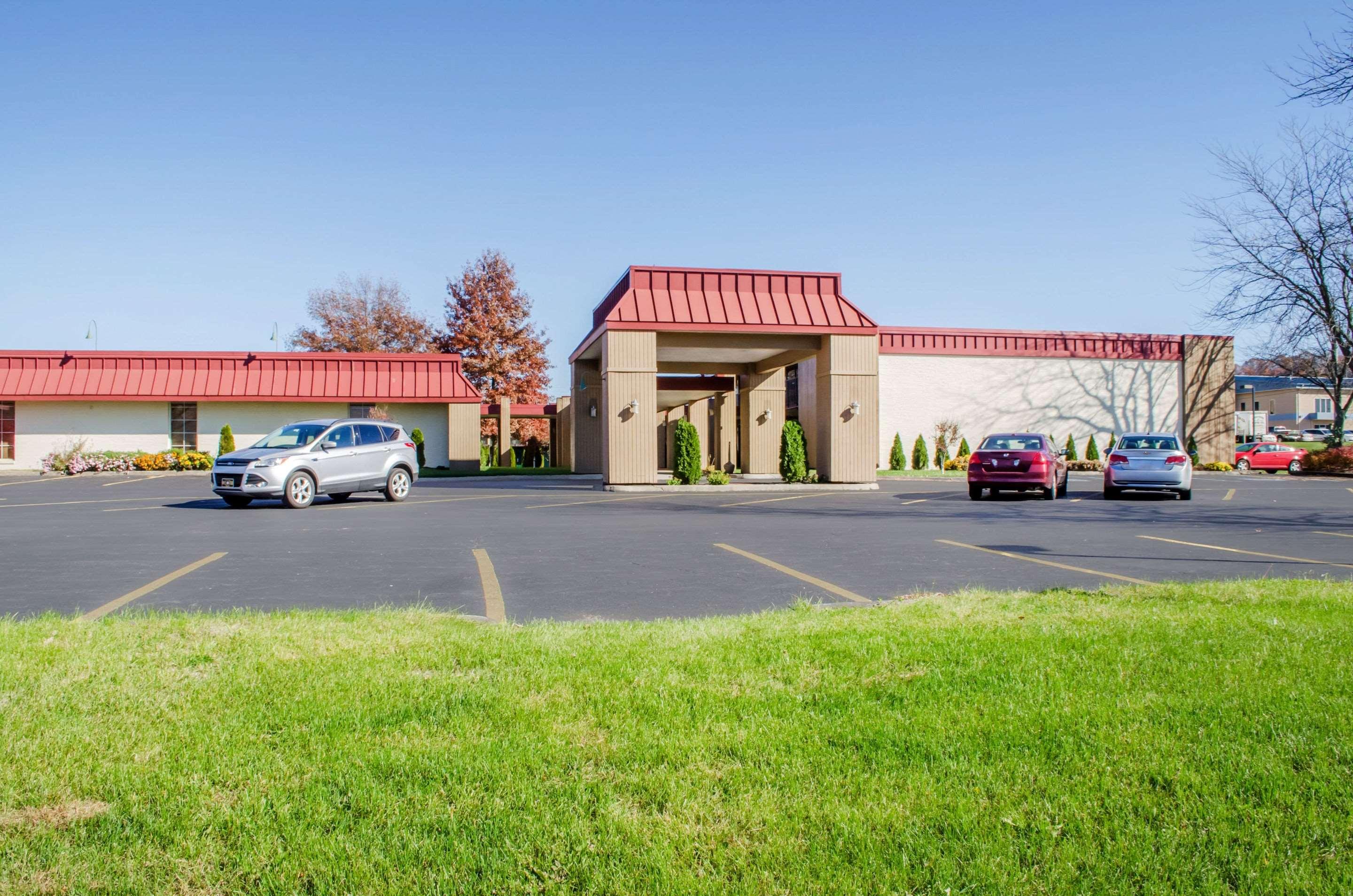 Quality Inn & Suites Burnham, PA secondary