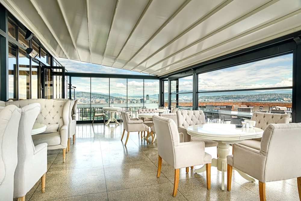 The Terrace Boutique Hotel 34/43