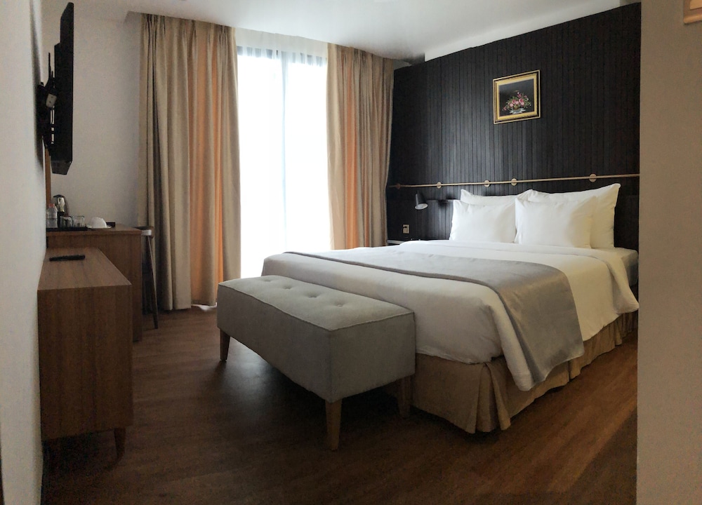 Majestic Premium Hotel 30/70