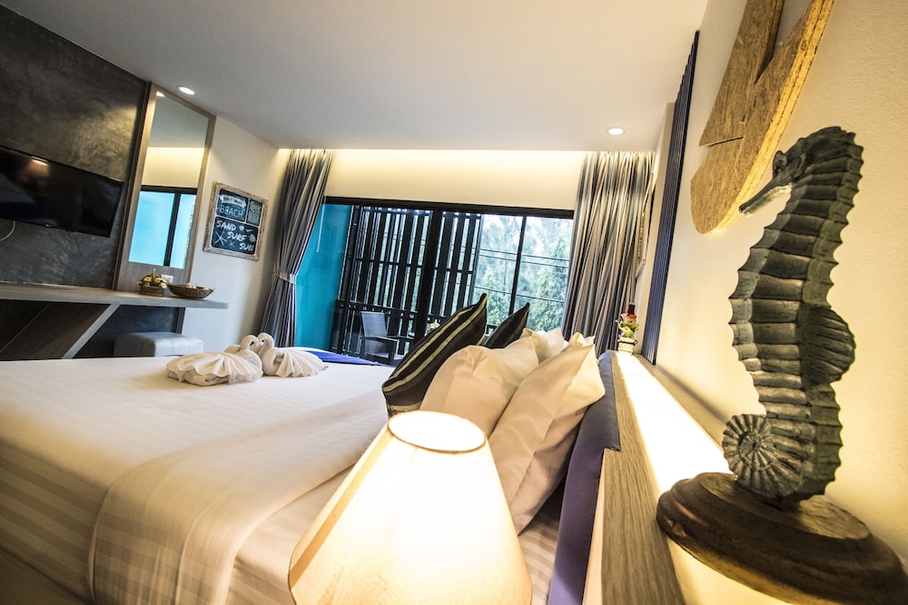 The Blue Pearl Kata Hotel 45/66