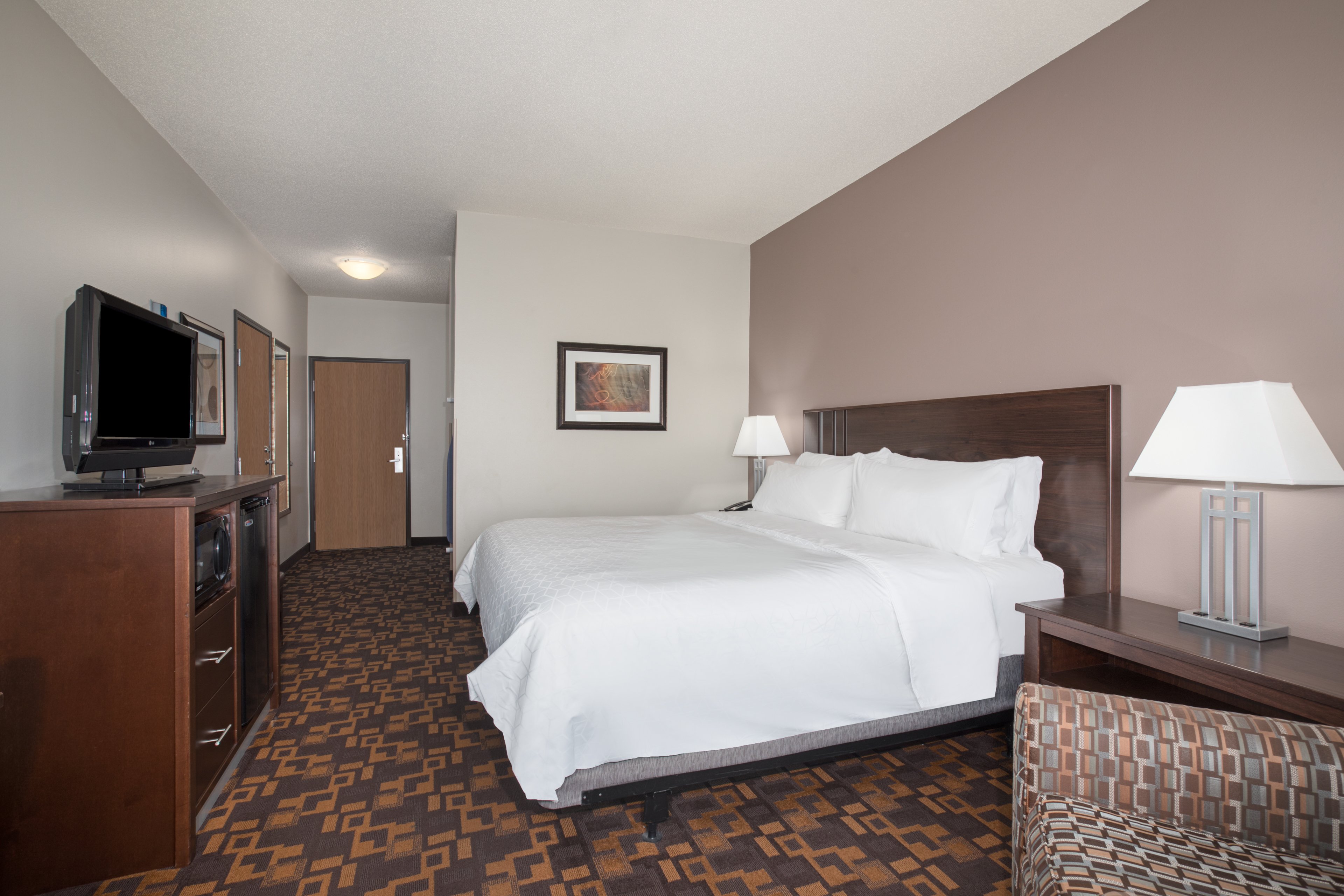 Holiday Inn Express Hotel Suites Yankton 38/71