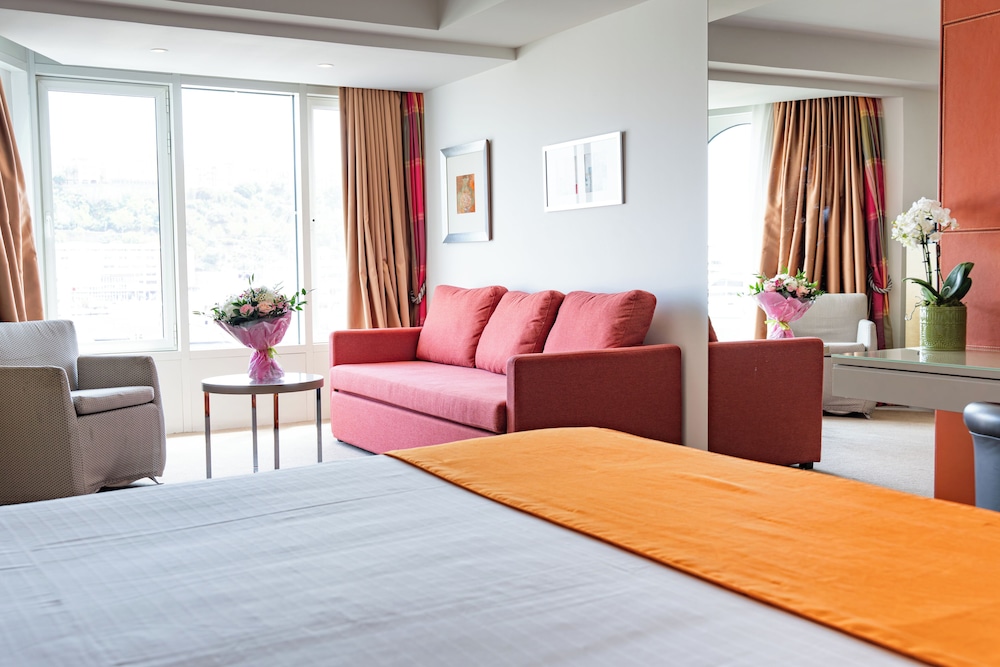 Port Palace Hotel 35/61