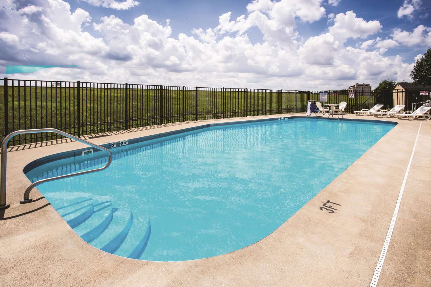 La Quinta Inn & Suites by Wyndham Evansville 19/43